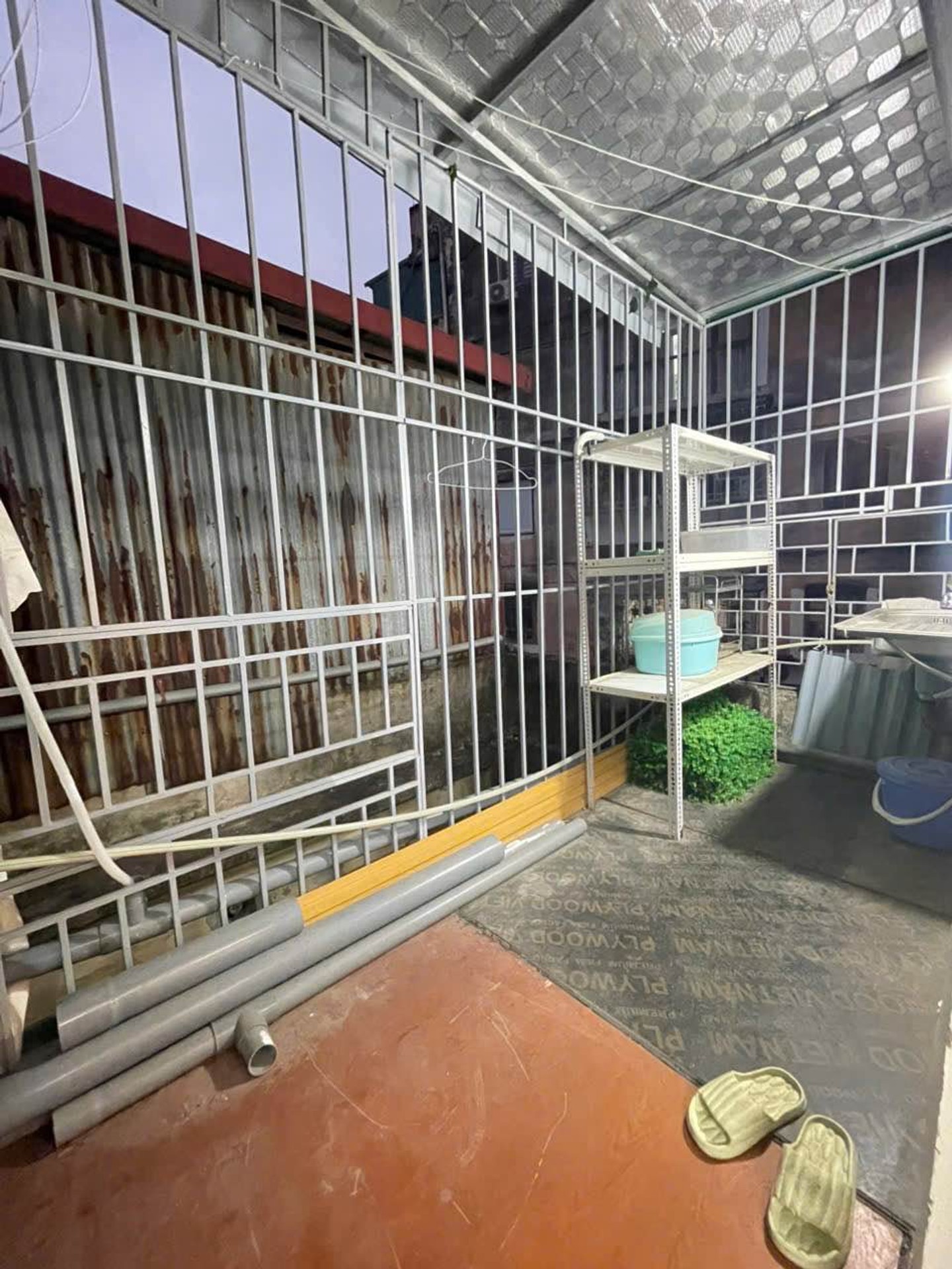 Bán nhà Trương Định - diện tích 28m2 2 tầng - gần ô tô - giá 4,3 tỷ