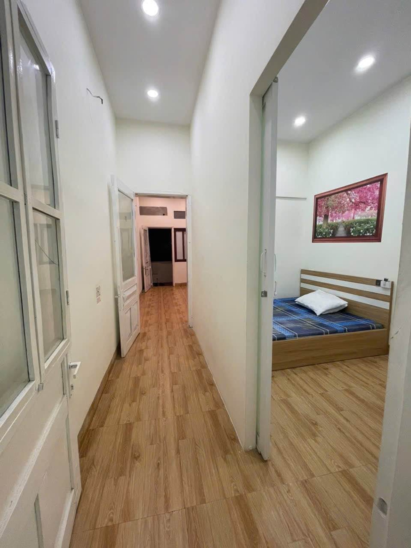 Bán nhà Trương Định - diện tích 28m2 2 tầng - gần ô tô - giá 4,3 tỷ