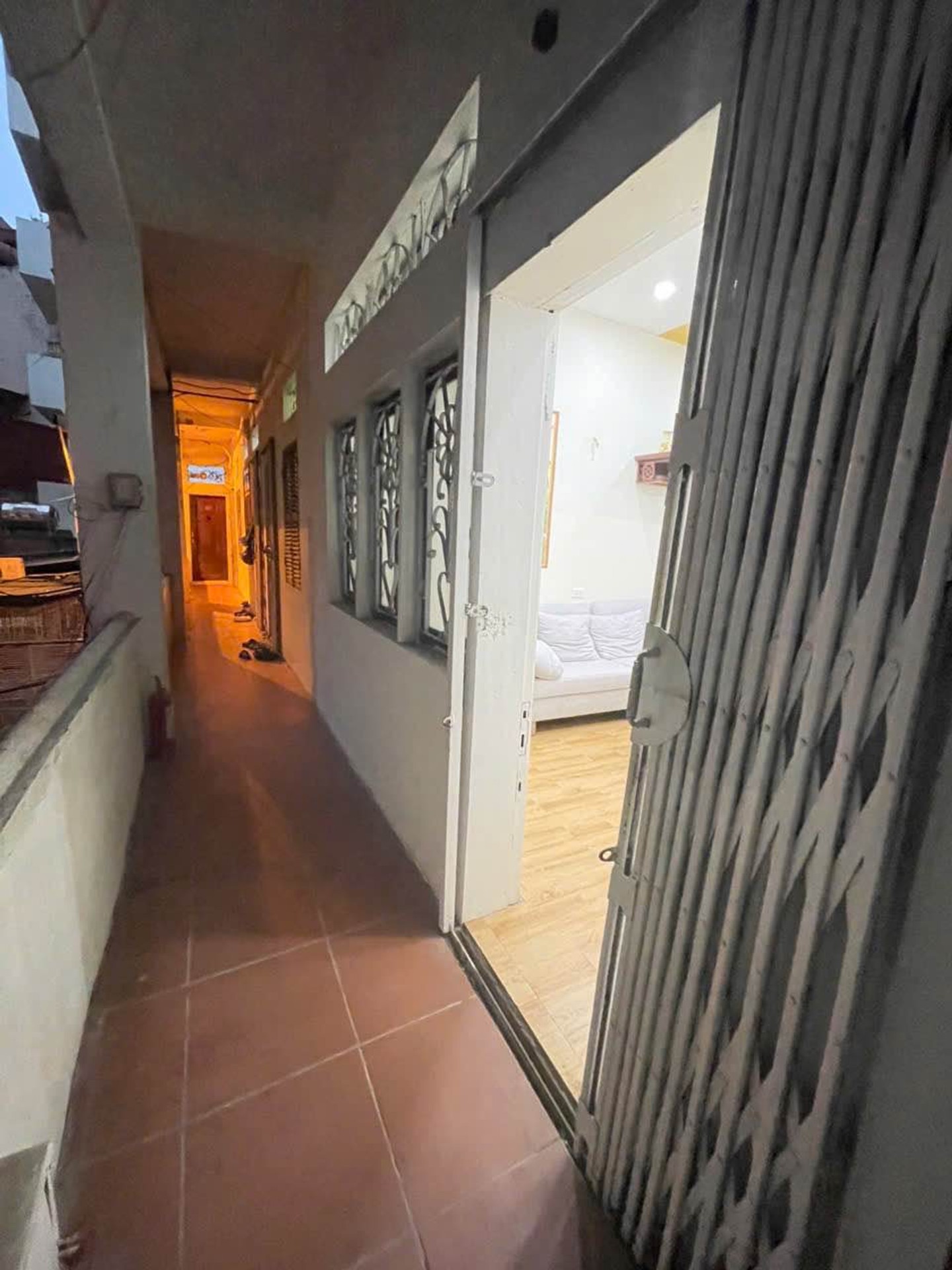 Bán nhà Trương Định - diện tích 28m2 2 tầng - gần ô tô - giá 4,3 tỷ