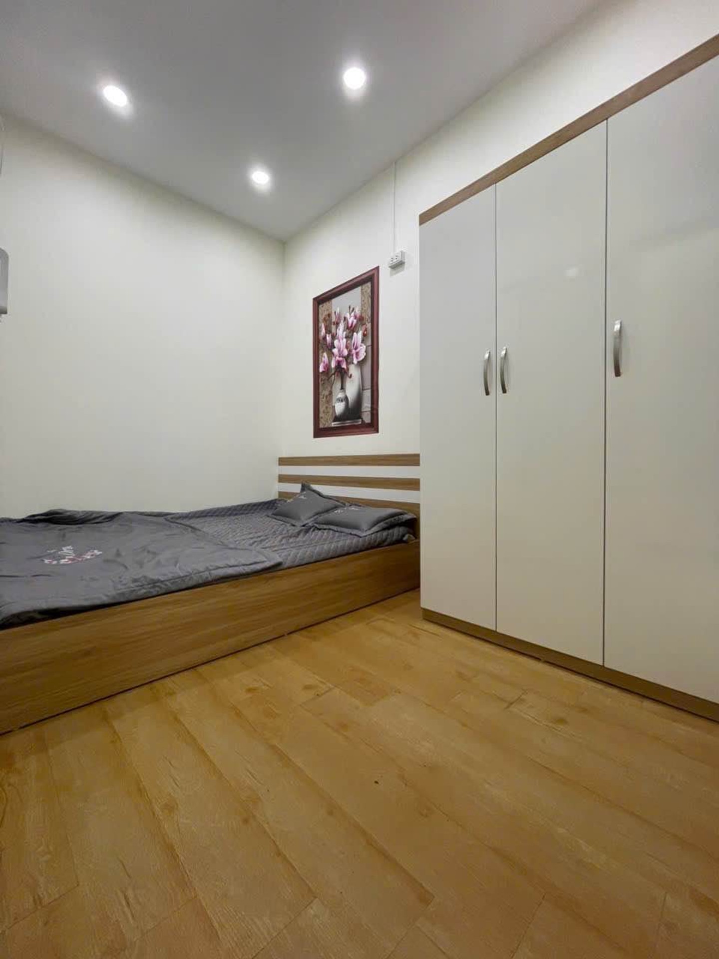 Bán nhà Trương Định - diện tích 28m2 2 tầng - gần ô tô - giá 4,3 tỷ