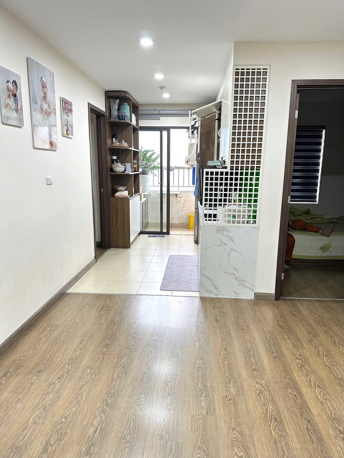 Bán nhà Ngọc Hồi - diện tích 70m2 30 tầng - Căn hộ view hồ Linh Đàm - giá 10,1 tỷ
