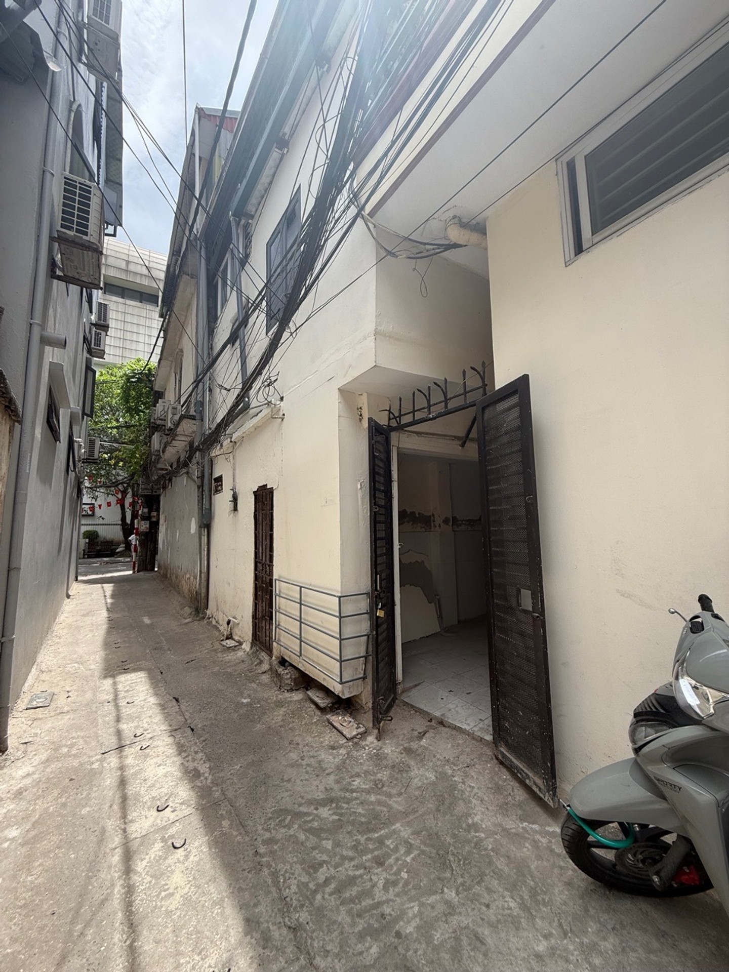 Bán nhà Hoàng Đạo Thành - diện tích 100m2 2 tầng - Ô tô - giá 6,9 tỷ