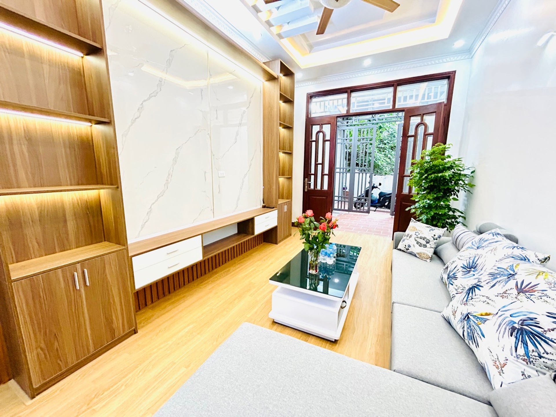 Bán nhà Nam Dư - diện tích 47m2 5 tầng - Nhà đẹp thơm mùi sơn - giá 10,5 tỷ