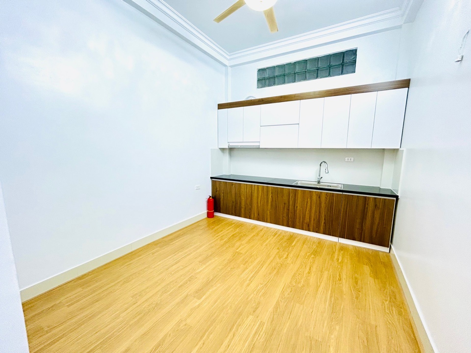 Bán nhà Nam Dư - diện tích 47m2 5 tầng - Nhà đẹp thơm mùi sơn - giá 10,5 tỷ