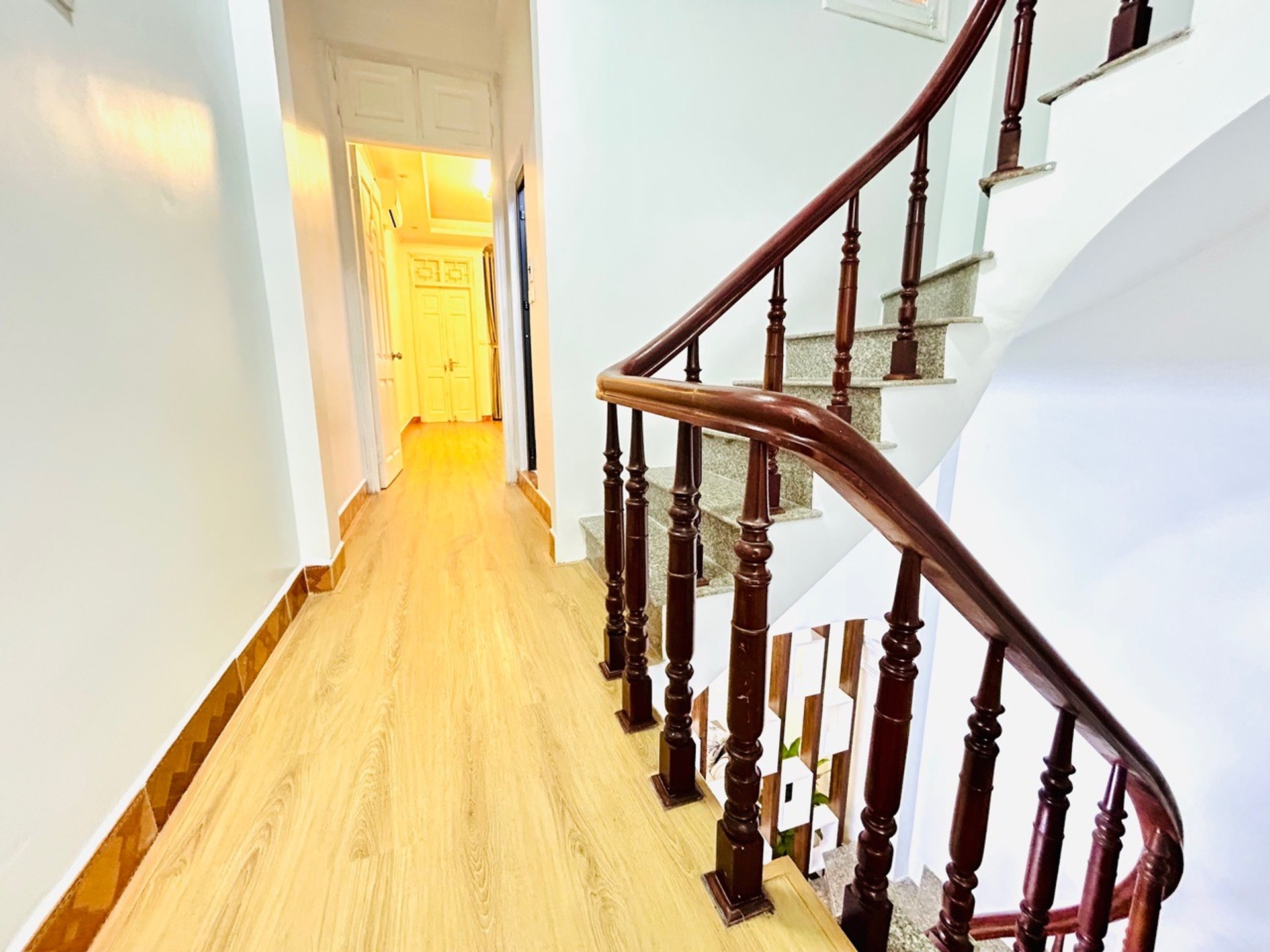 Bán nhà Nam Dư - diện tích 47m2 5 tầng - Nhà đẹp thơm mùi sơn - giá 10,5 tỷ