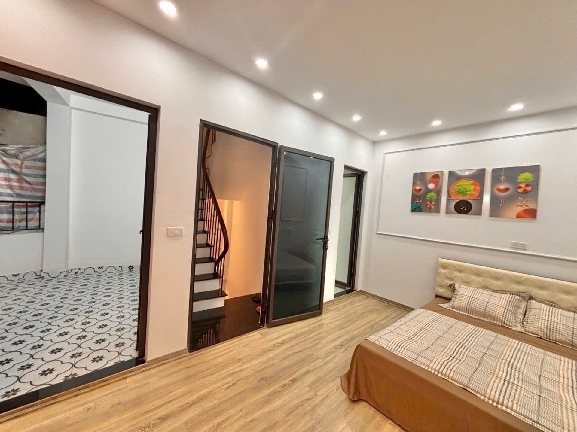 Bán nhà Hai Bà Trưng - diện tích 30m2 5 tầng - HÀNG HIẾM - VỊ TRÍ ĐẸP ĐẮC ĐỊA - giá 8,6 tỷ