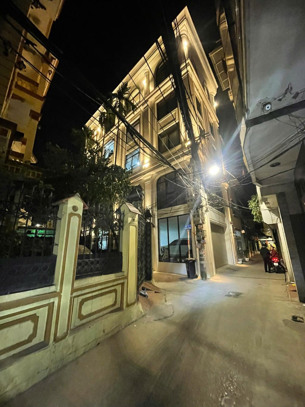 Bán nhà Đại Đồng - diện tích 160m2 6 tầng - Lô góc 2 mặt thoáng - giá 52,5 tỷ