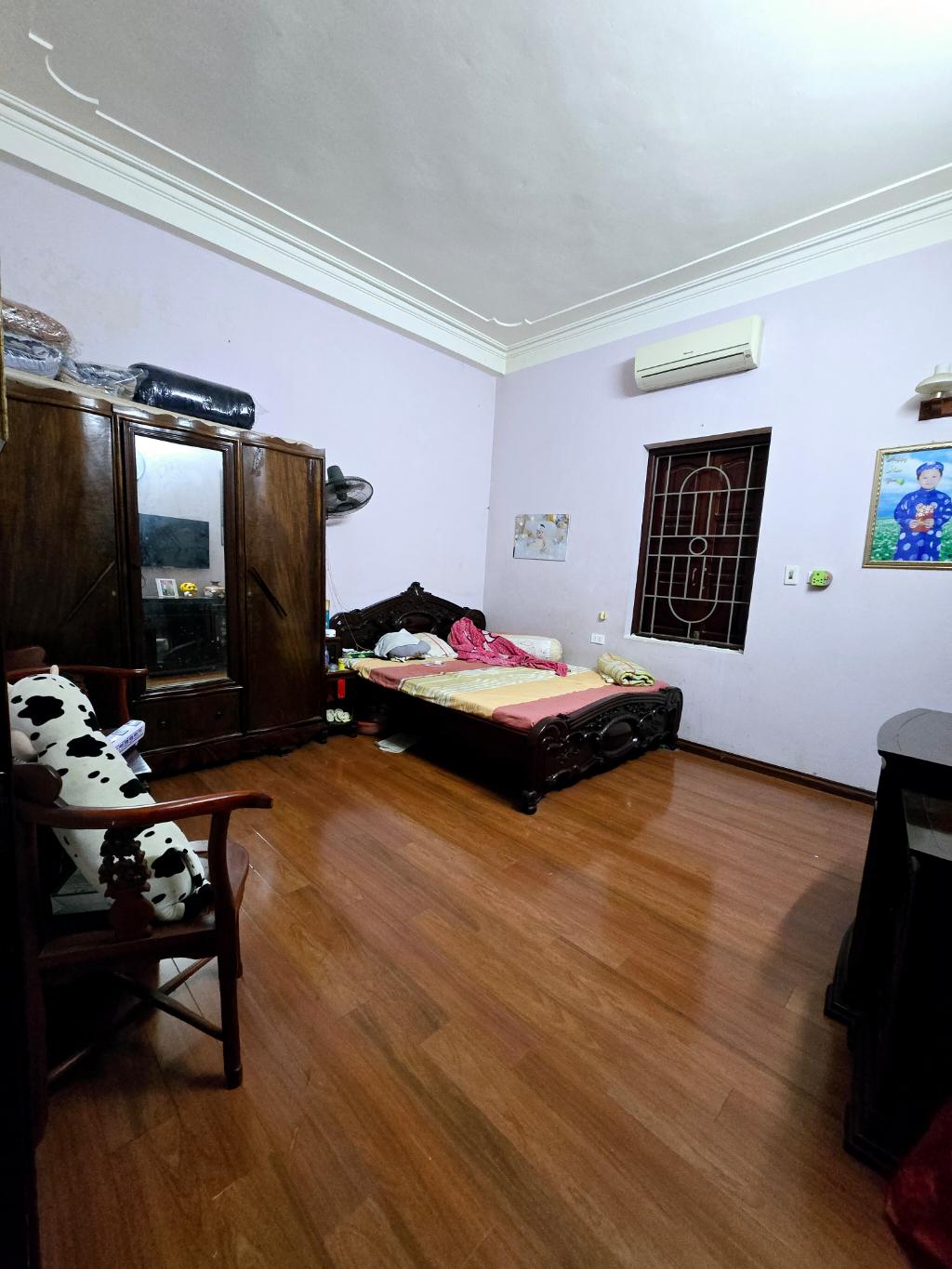 Bán nhà Ngọc Hồi - diện tích 128m2 3 tầng - Nhà dân xây KCBT chắc chắn - giá 20,5 tỷ