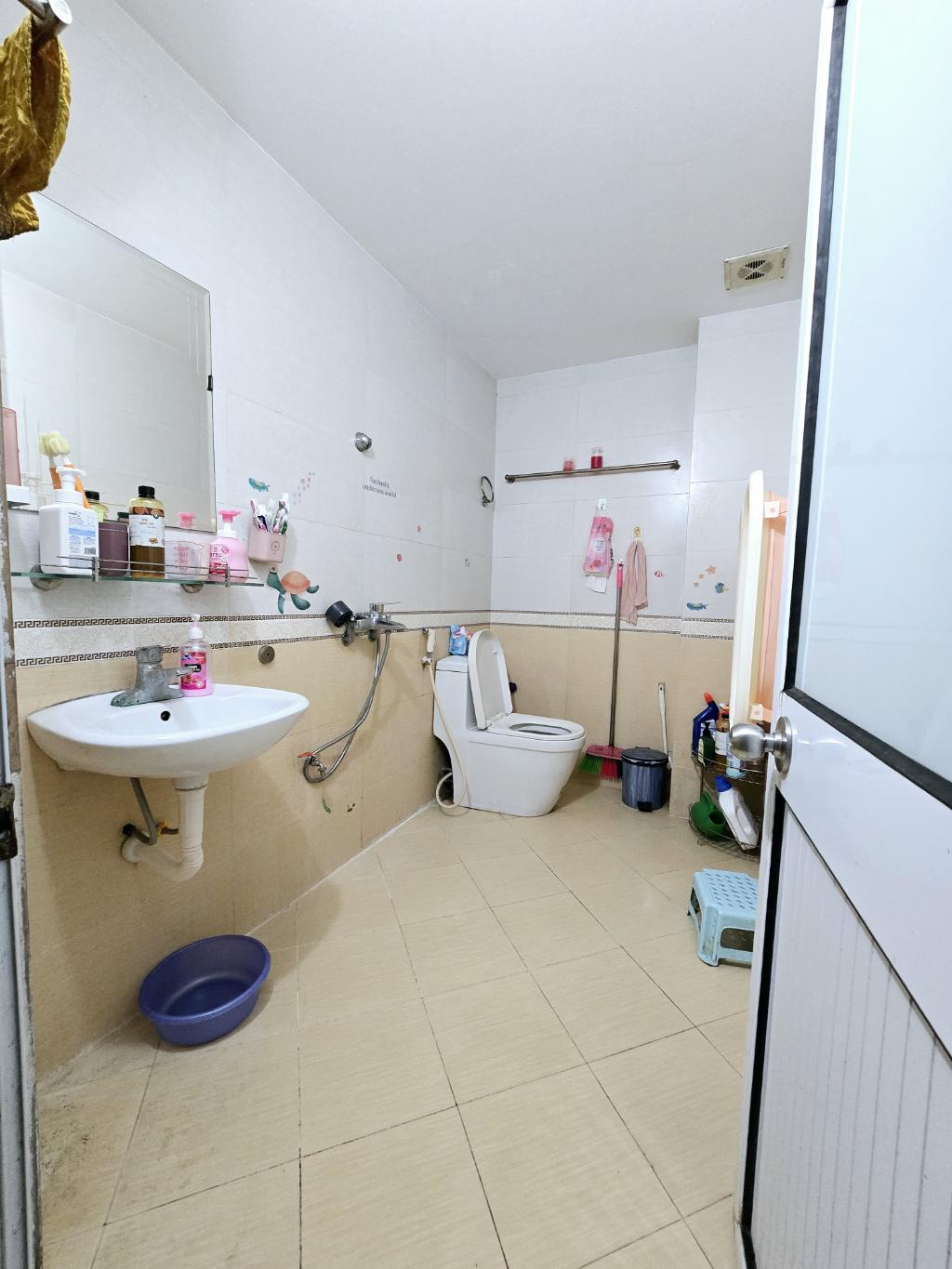 Bán nhà Ngọc Hồi - diện tích 128m2 3 tầng - Nhà dân xây KCBT chắc chắn - giá 20,5 tỷ