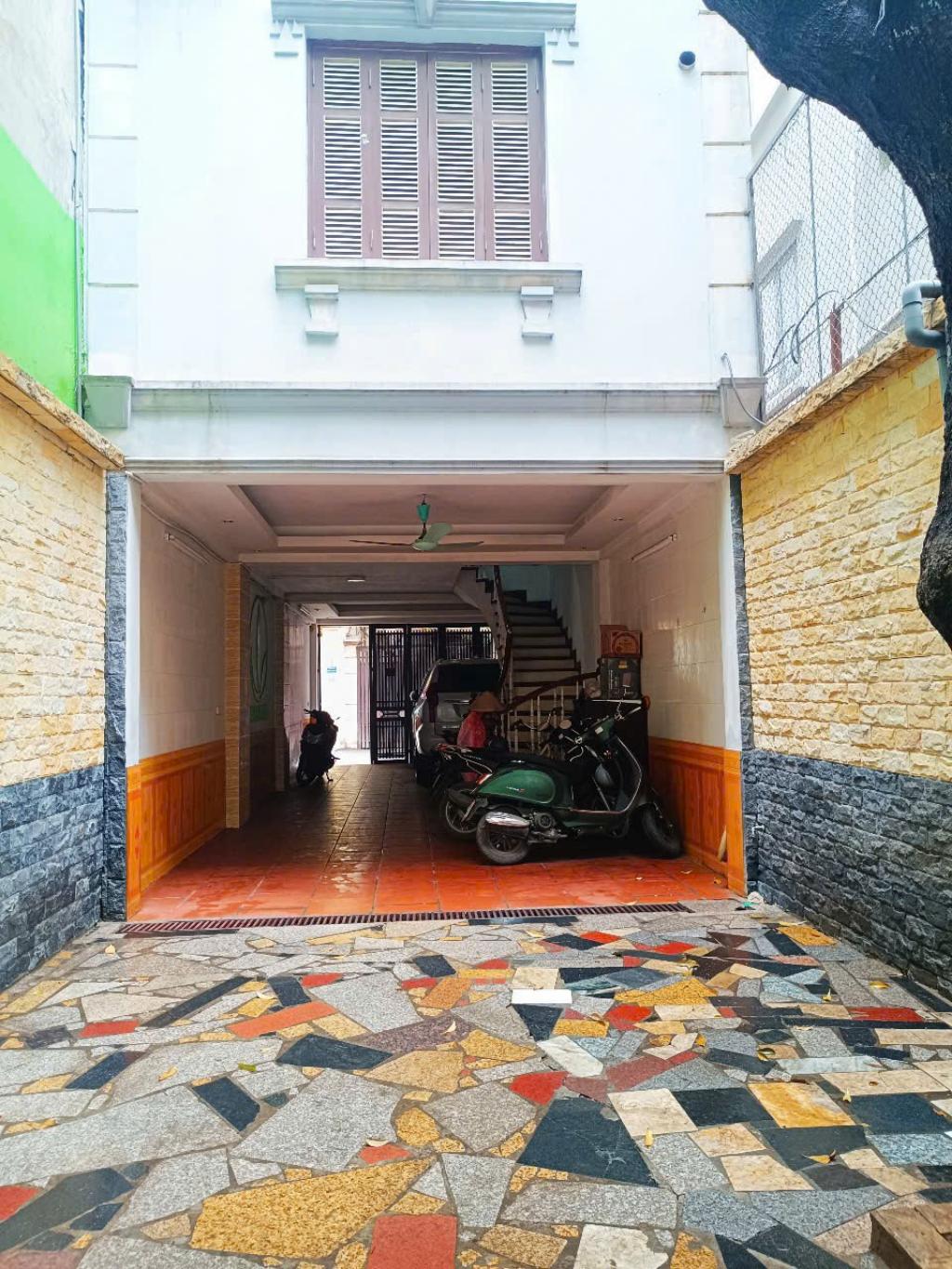 Bán nhà Lê Trọng Tấn - diện tích 135m2 5 tầng - Ô tô tránh - giá 37 tỷ