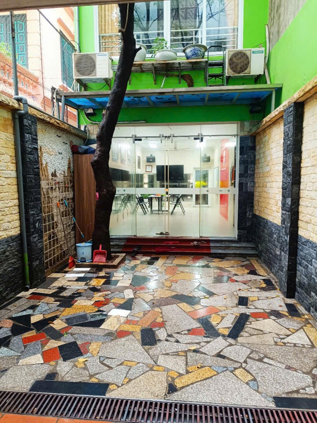 Bán nhà Lê Trọng Tấn - diện tích 135m2 5 tầng - Ô tô tránh - giá 37 tỷ