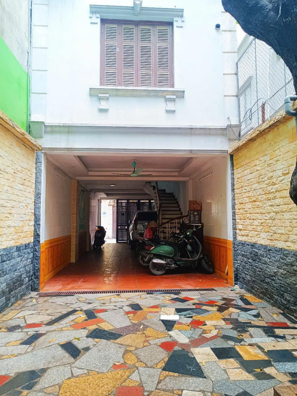 Bán nhà Lê Trọng Tấn - diện tích 135m2 5 tầng - Ô tô tránh - giá 37 tỷ