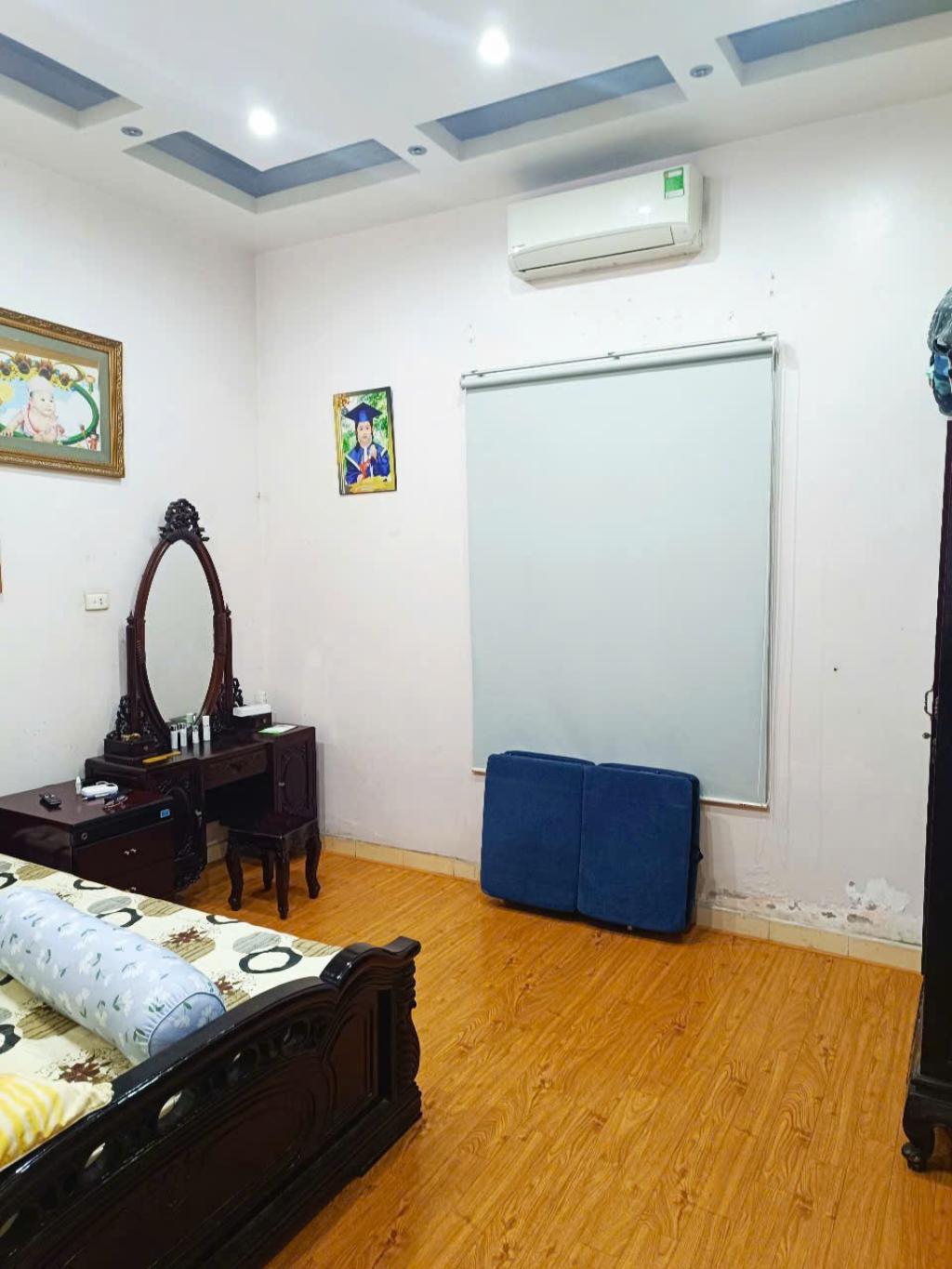 Bán nhà Lê Trọng Tấn - diện tích 135m2 5 tầng - Ô tô tránh - giá 37 tỷ