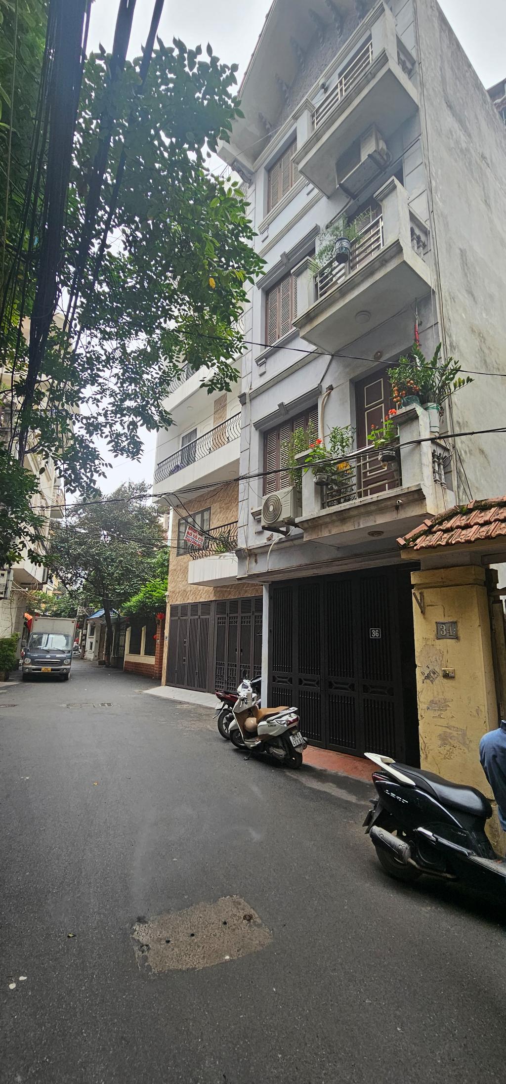 Bán nhà Lê Trọng Tấn - diện tích 135m2 5 tầng - Ô tô tránh - giá 37 tỷ