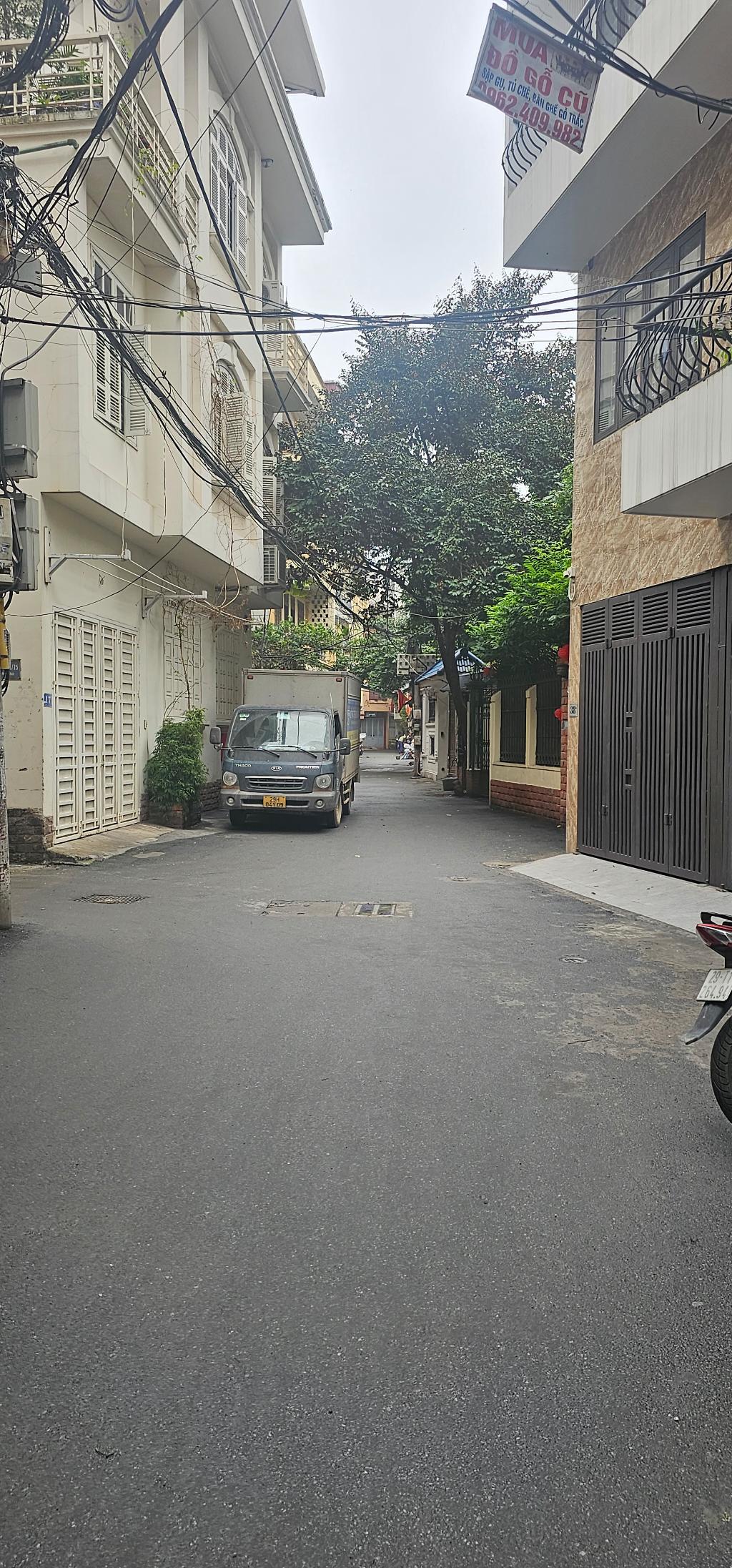 Bán nhà Lê Trọng Tấn - diện tích 135m2 5 tầng - Ô tô tránh - giá 37 tỷ