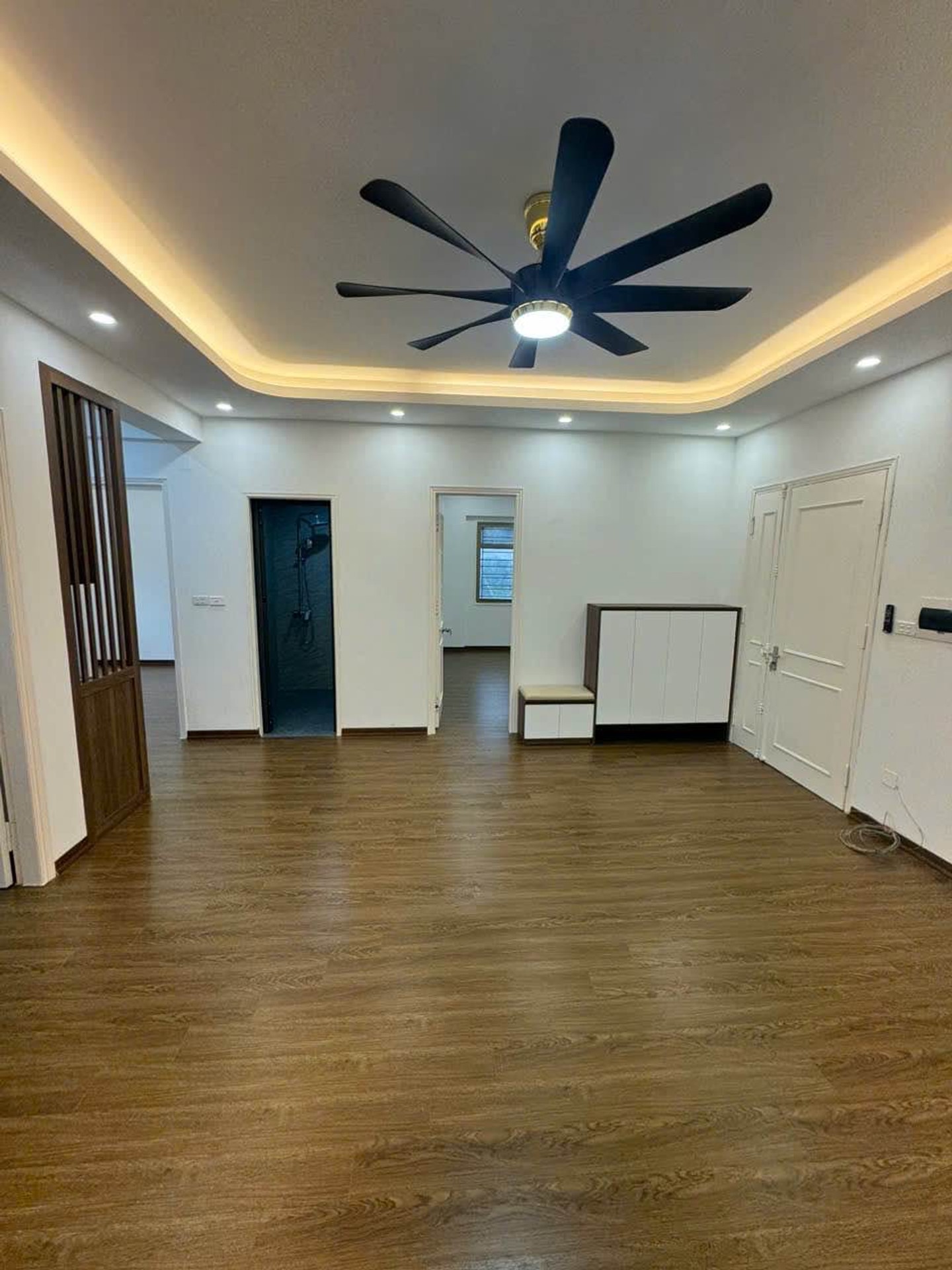 Bán nhà Nơ 21 KĐT mới Pháp Vân - diện tích 81m2 5 tầng - Lô góc - giá 5,75 tỷ