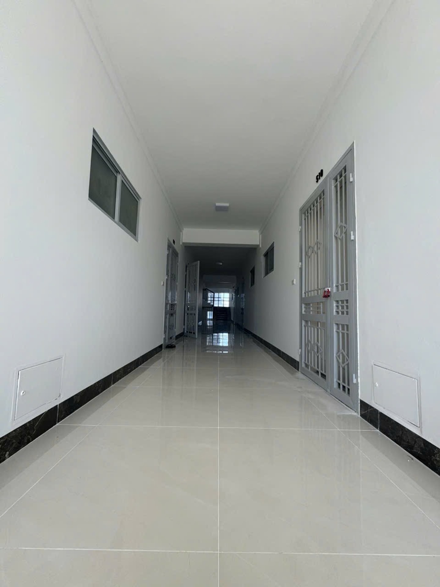 Bán nhà Nơ 21 KĐT mới Pháp Vân - diện tích 81m2 5 tầng - Lô góc - giá 5,75 tỷ