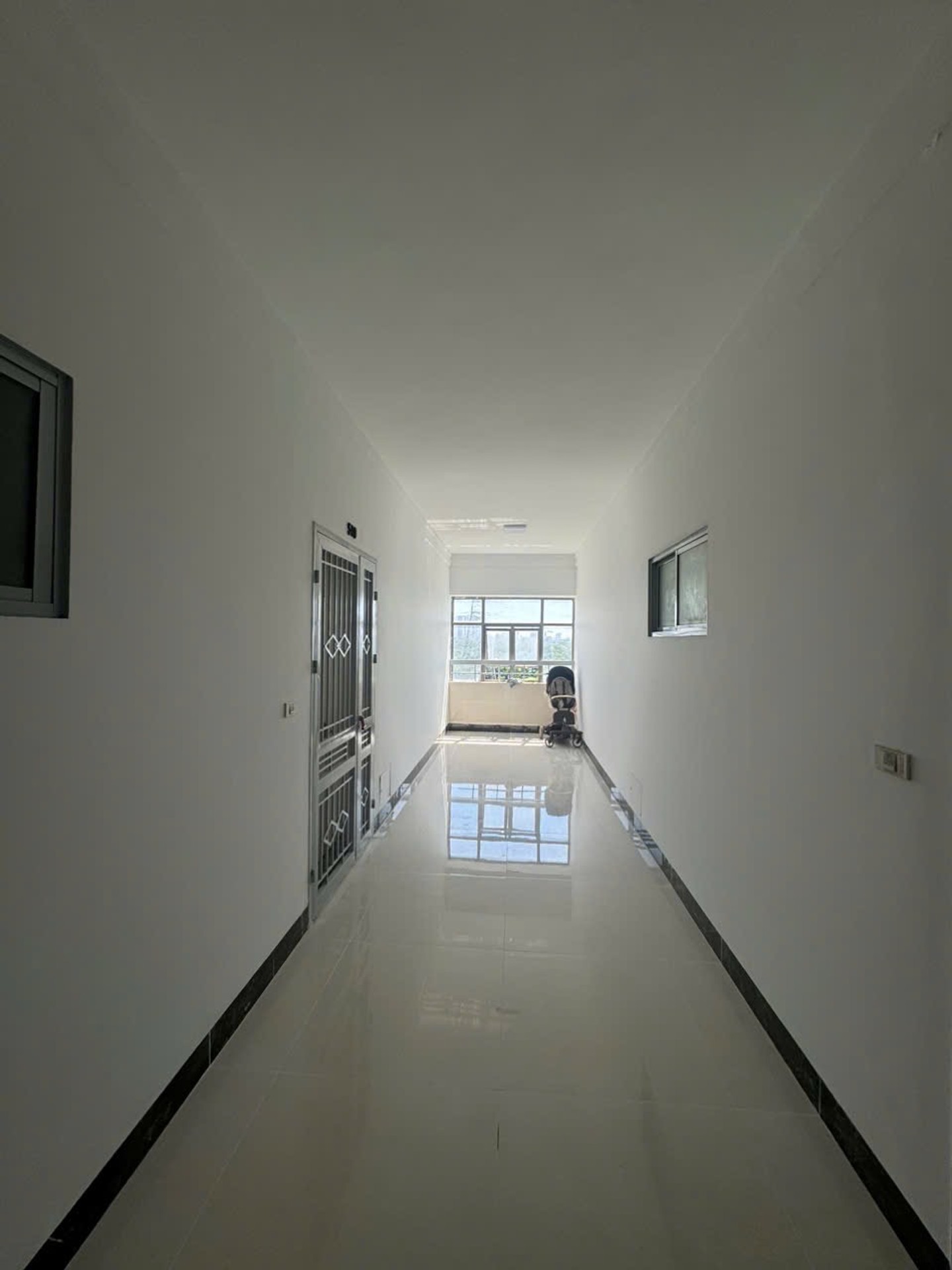 Bán nhà Nơ 21 KĐT mới Pháp Vân - diện tích 81m2 5 tầng - Lô góc - giá 5,75 tỷ