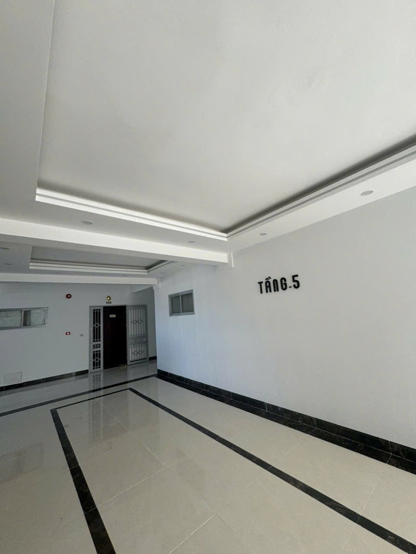Bán nhà Nơ 21 KĐT mới Pháp Vân - diện tích 81m2 5 tầng - Lô góc - giá 5,75 tỷ