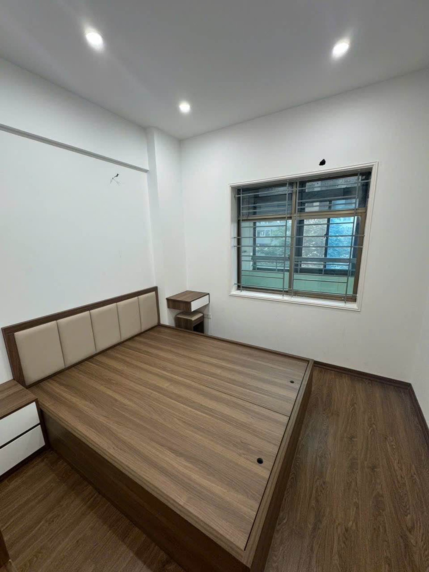 Bán nhà Nơ 21 KĐT mới Pháp Vân - diện tích 81m2 5 tầng - Lô góc - giá 5,75 tỷ