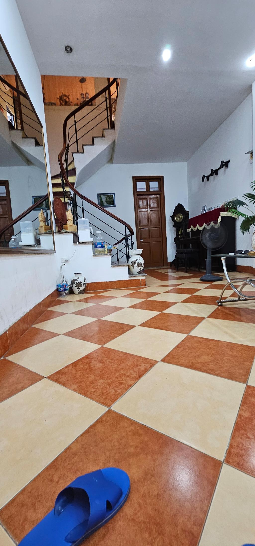 Bán nhà Đại La - diện tích 82m2 4 tầng - MẶT PHỐ - giá 32 tỷ