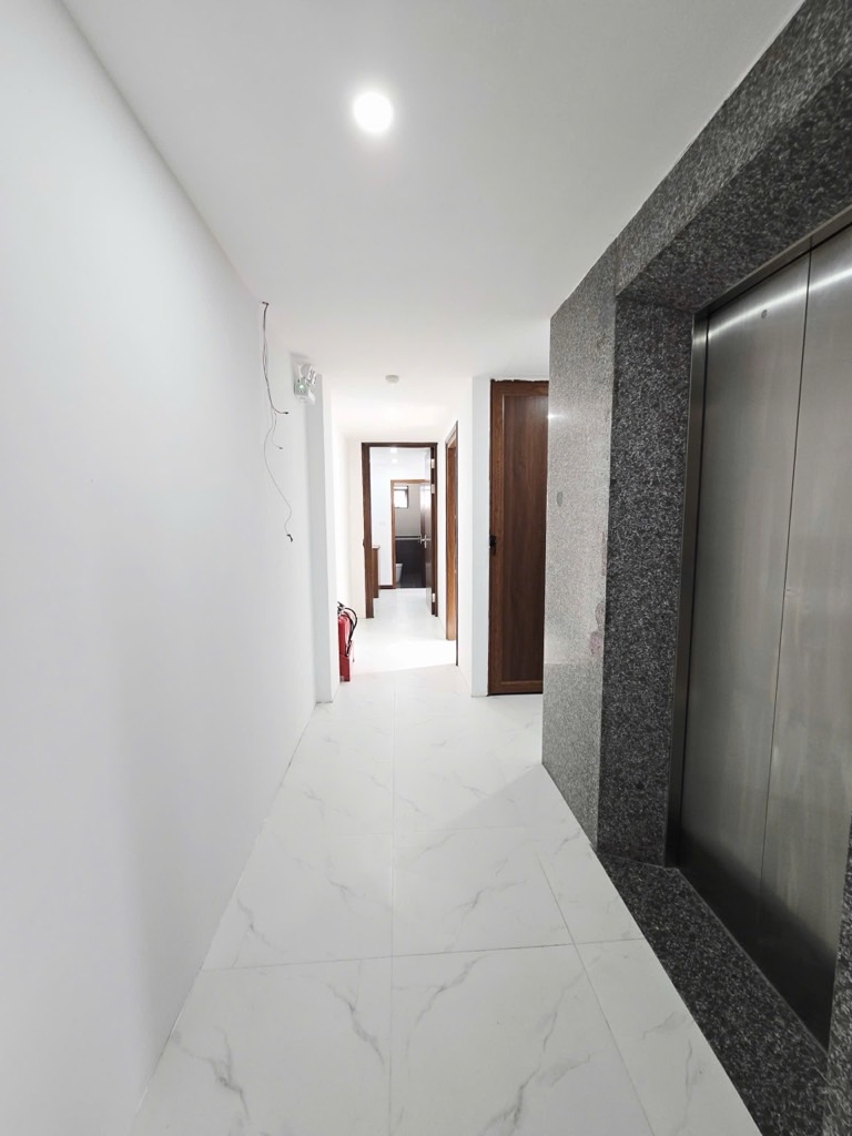 Bán nhà Mễ Trì - diện tích 82m2 9 tầng - Lô góc, ô tô - giá 45,5 tỷ