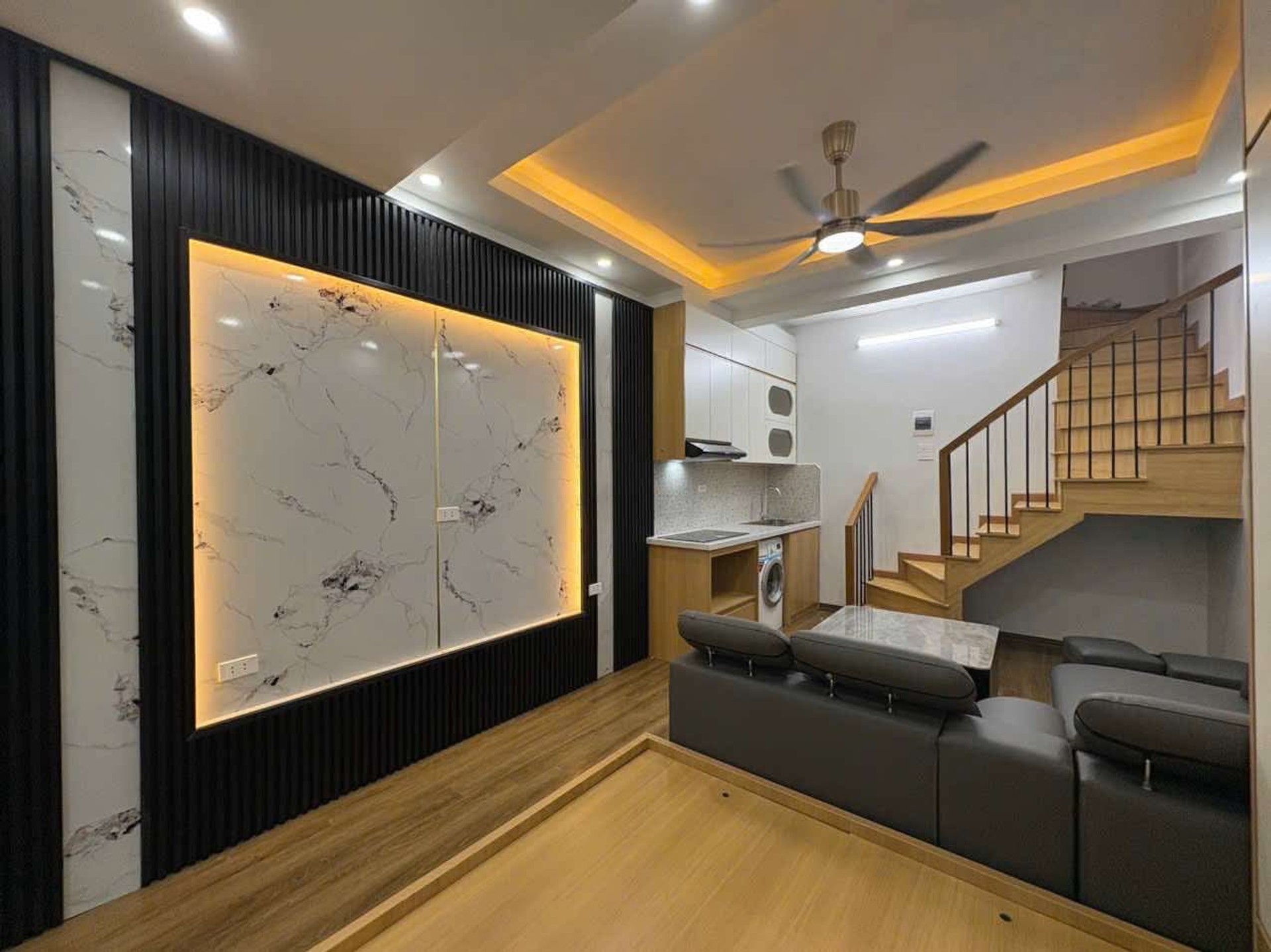 Bán nhà Láng Hạ - diện tích 150m2 2 tầng - Duplex 2 tầng - giá 7,5 tỷ