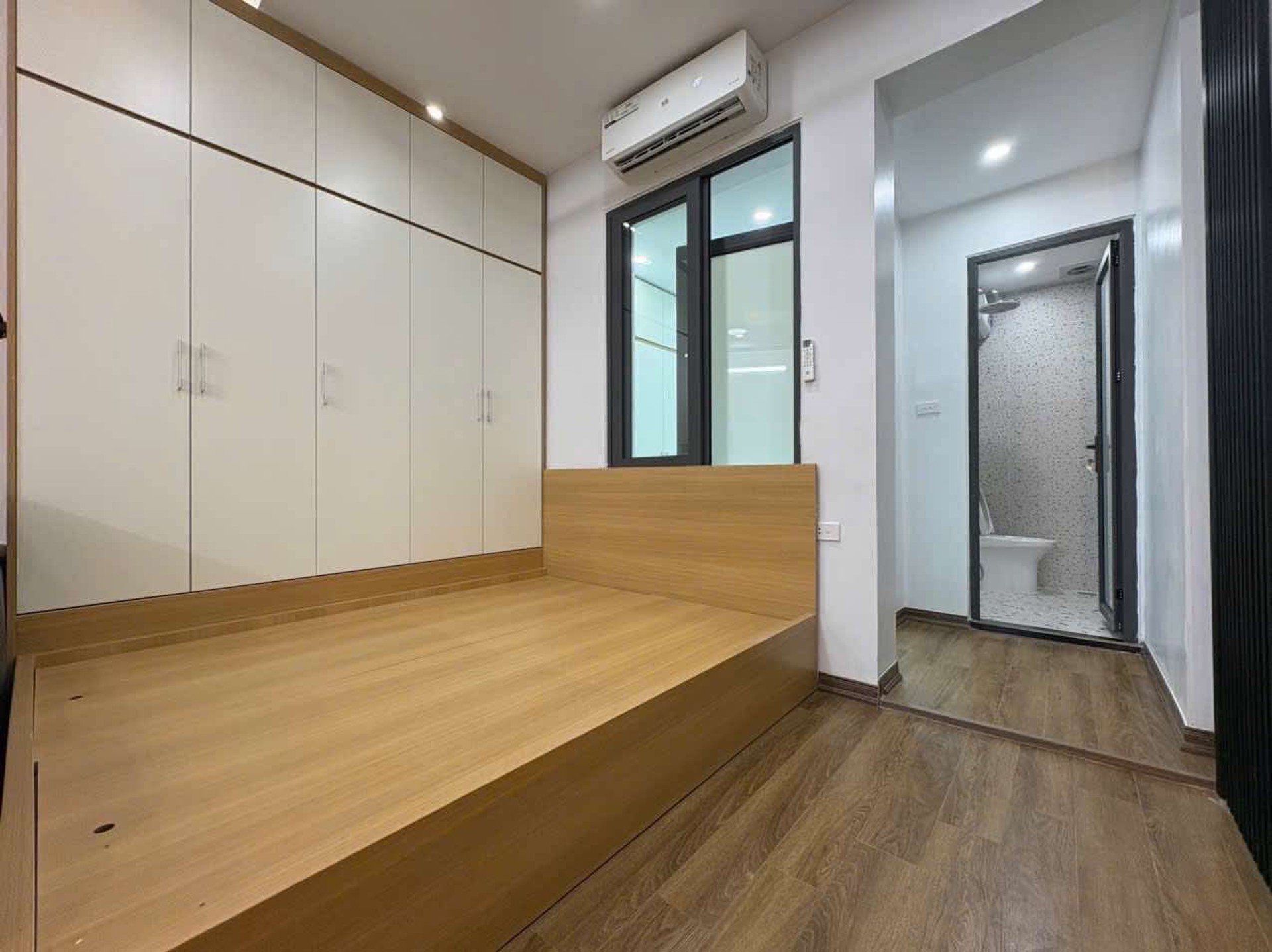 Bán nhà Láng Hạ - diện tích 150m2 2 tầng - Duplex 2 tầng - giá 7,5 tỷ