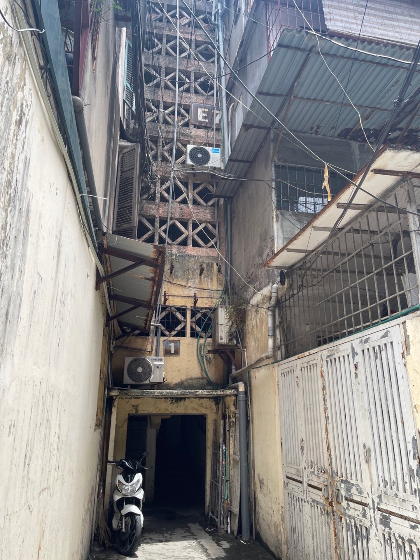 Bán nhà Nguyễn Quý Đức - diện tích 50m2 3 tầng - Lô góc thoáng sáng - giá 2,9 tỷ
