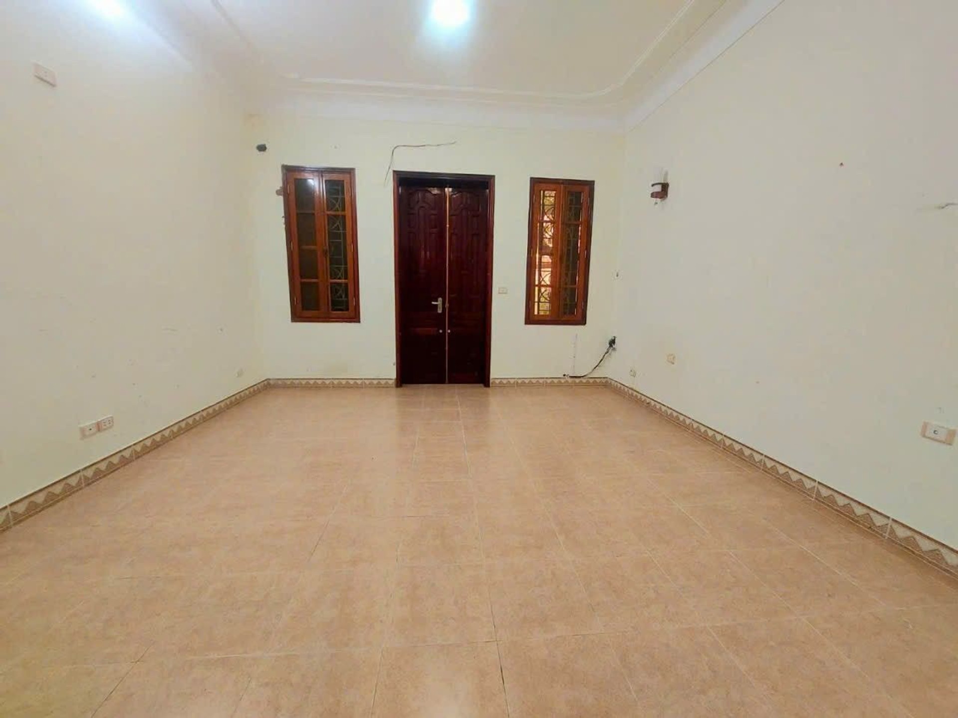 Bán nhà Nguyễn Văn Trỗi - diện tích 80,6m2 4,5 tầng - Phân Lô Cực VIP - giá 32,5 tỷ