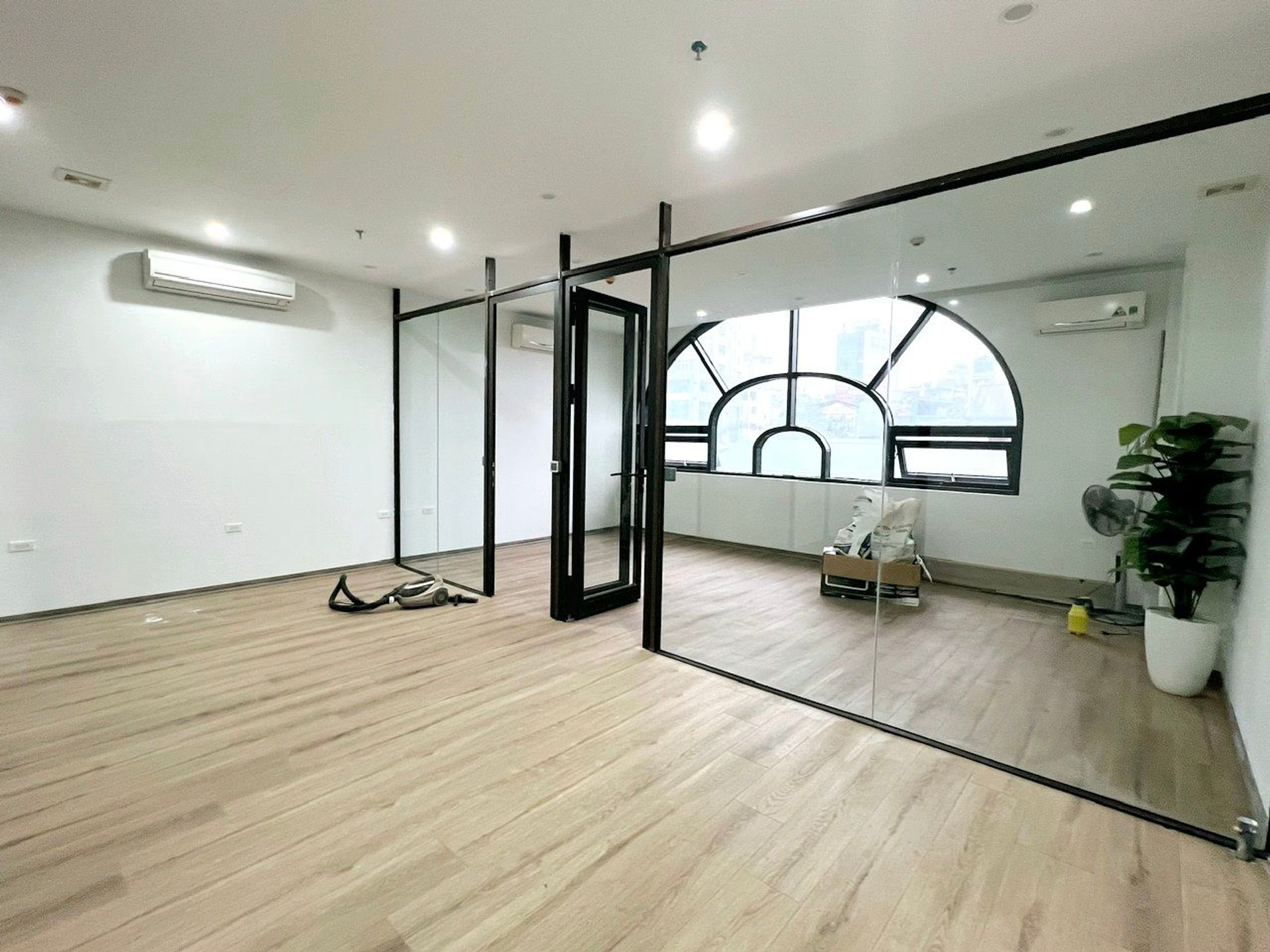 Bán nhà Đại Từ - diện tích 55m2 2 tầng - Căn hộ shophouse khối đế - giá 9 tỷ