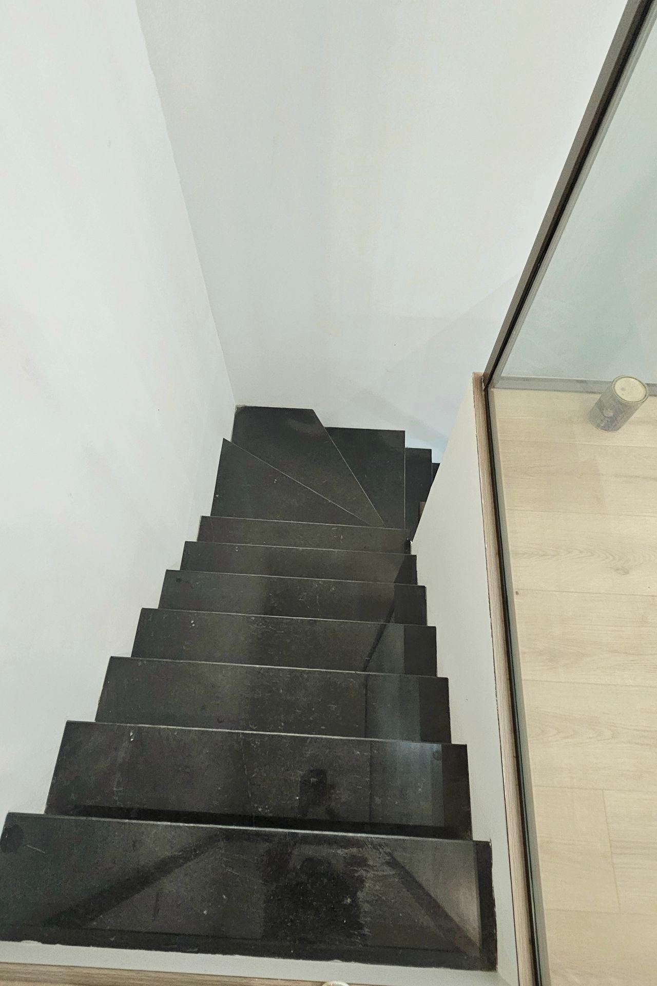 Bán nhà Đại Từ - diện tích 55m2 2 tầng - Căn hộ shophouse khối đế - giá 9 tỷ