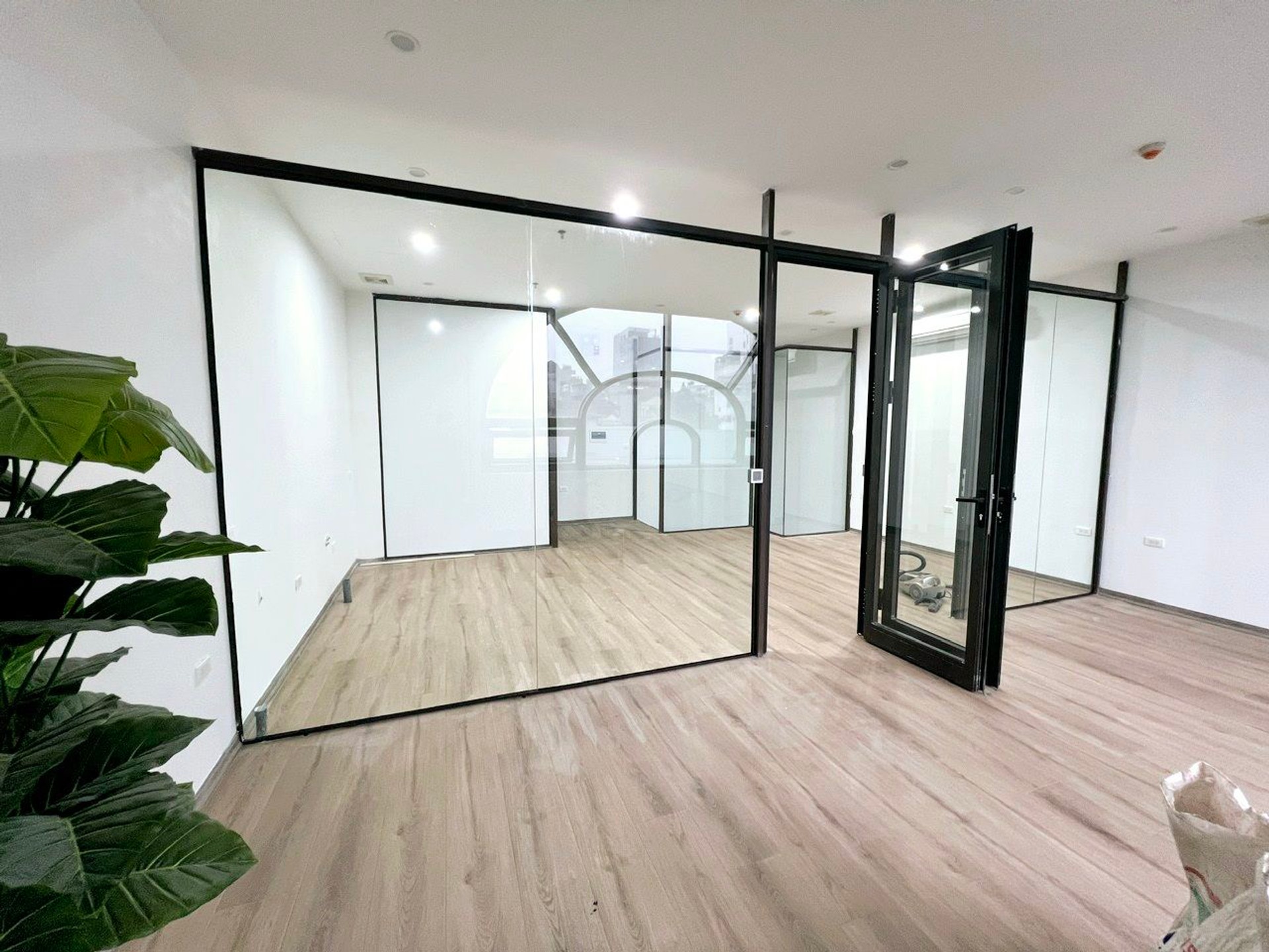 Bán nhà Đại Từ - diện tích 55m2 2 tầng - Căn hộ shophouse khối đế - giá 9 tỷ