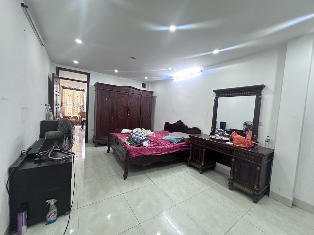 Bán nhà Khương Đình - diện tích 58.8m2 7 tầng - Kinh doanh sầm uất - giá 15 tỷ