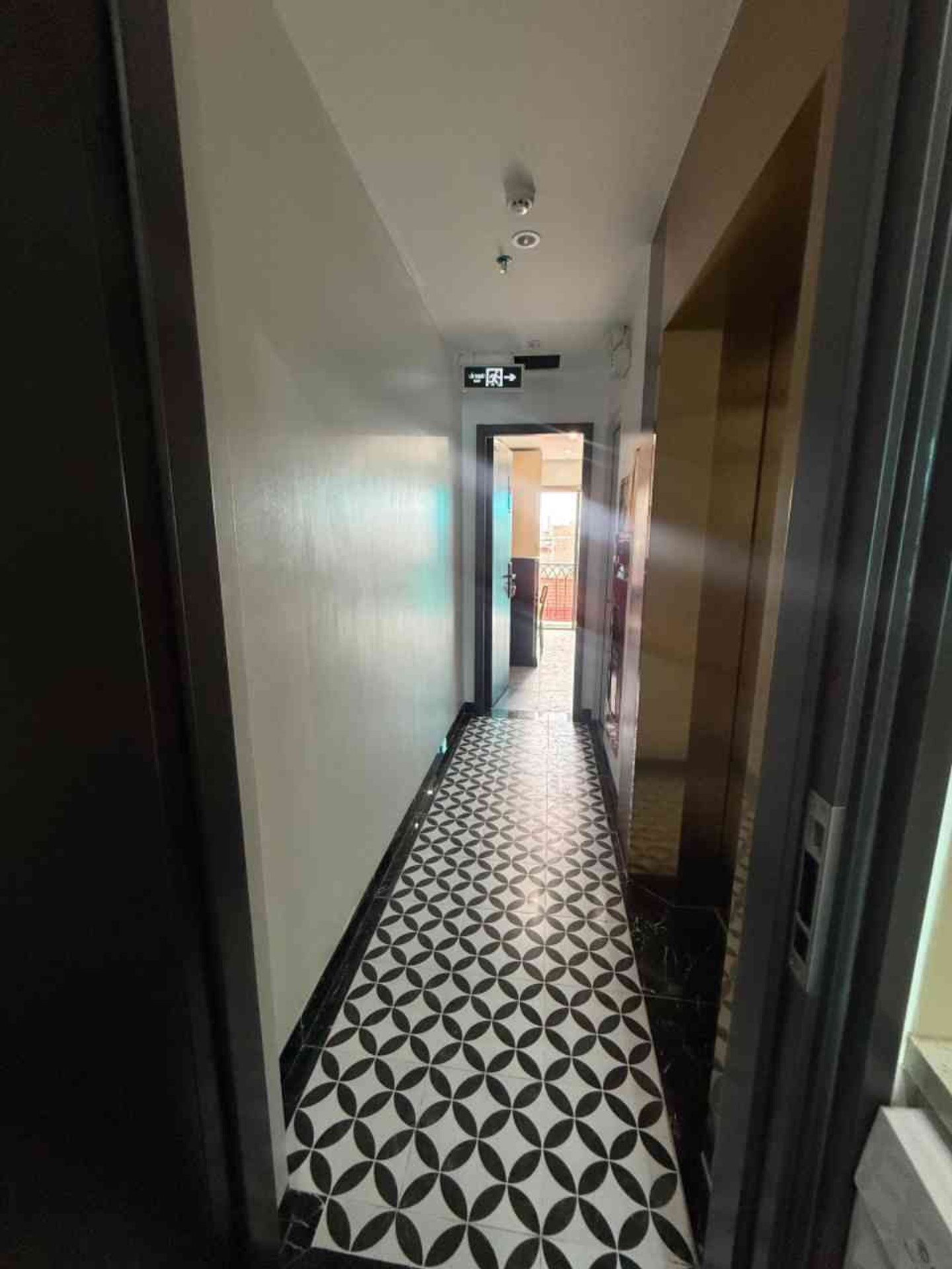 Bán nhà Trương Định - diện tích 35m2 7 tầng - Ngõ ô tô - giá 10,85 tỷ
