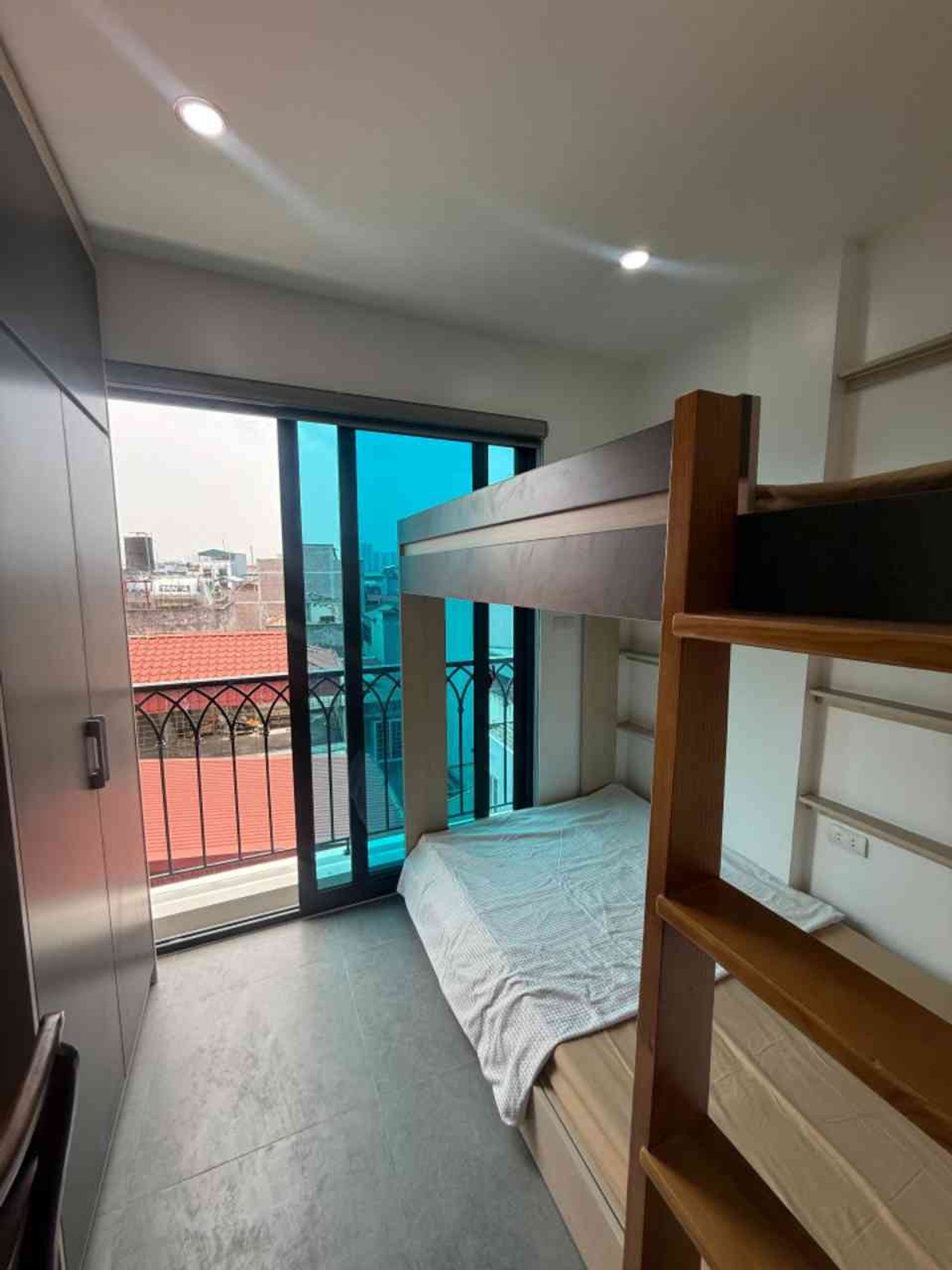 Bán nhà Trương Định - diện tích 35m2 7 tầng - Ngõ ô tô - giá 10,85 tỷ