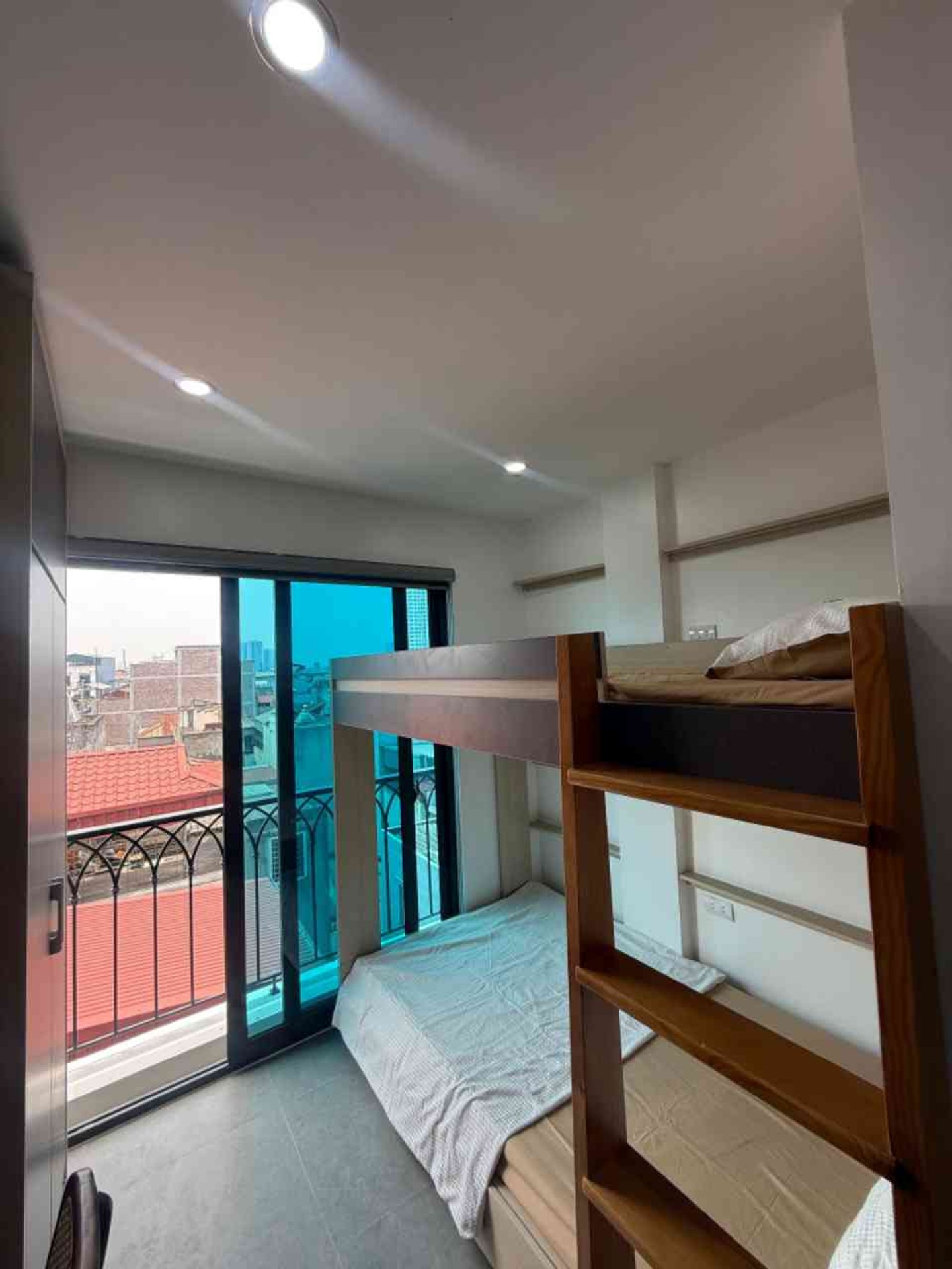 Bán nhà Trương Định - diện tích 35m2 7 tầng - Ngõ ô tô - giá 10,85 tỷ