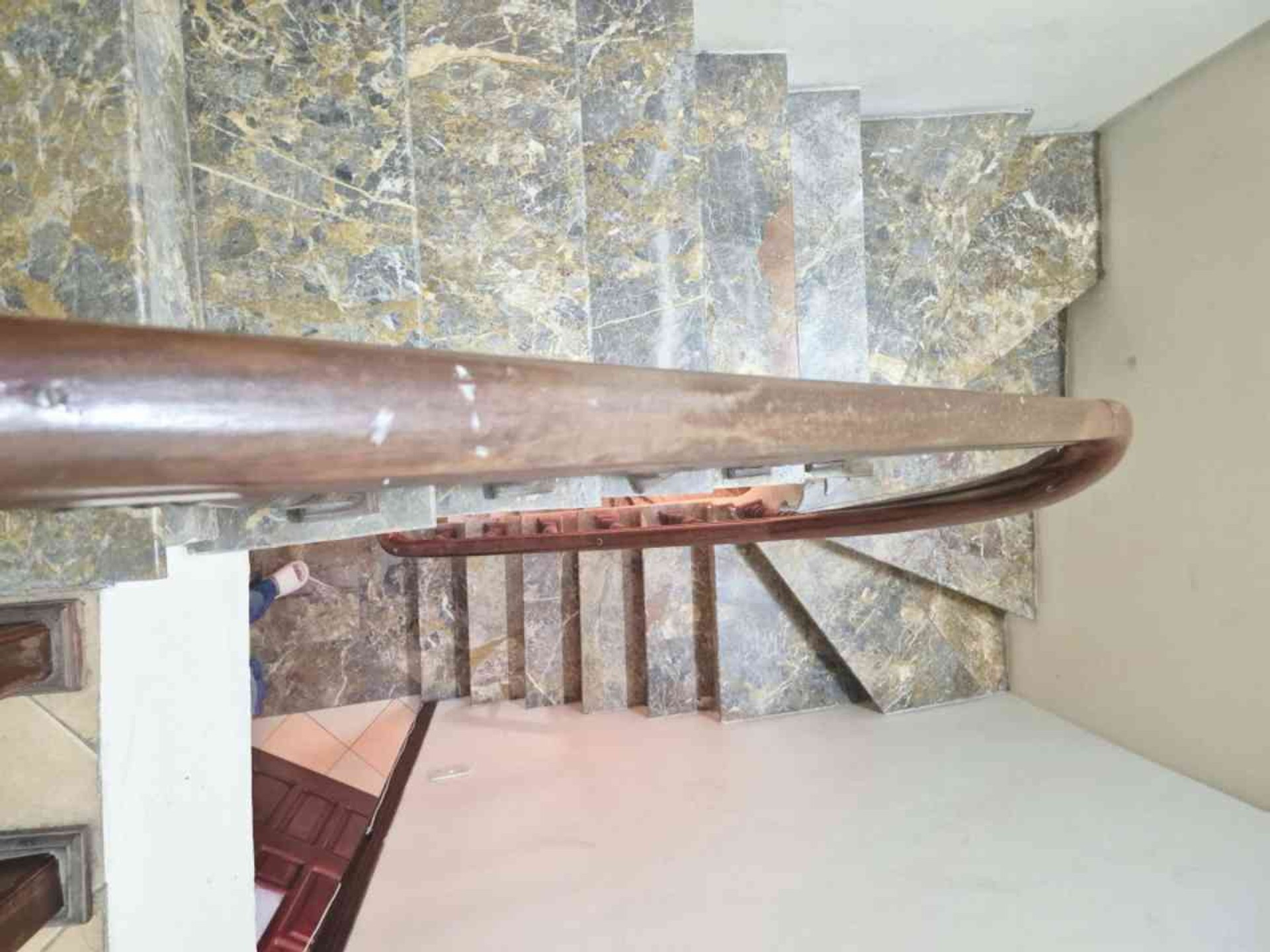 Bán nhà Định Công Thượng - diện tích 43m2 3 tầng - Hiếm - Ngõ Thông - giá 7,6 tỷ