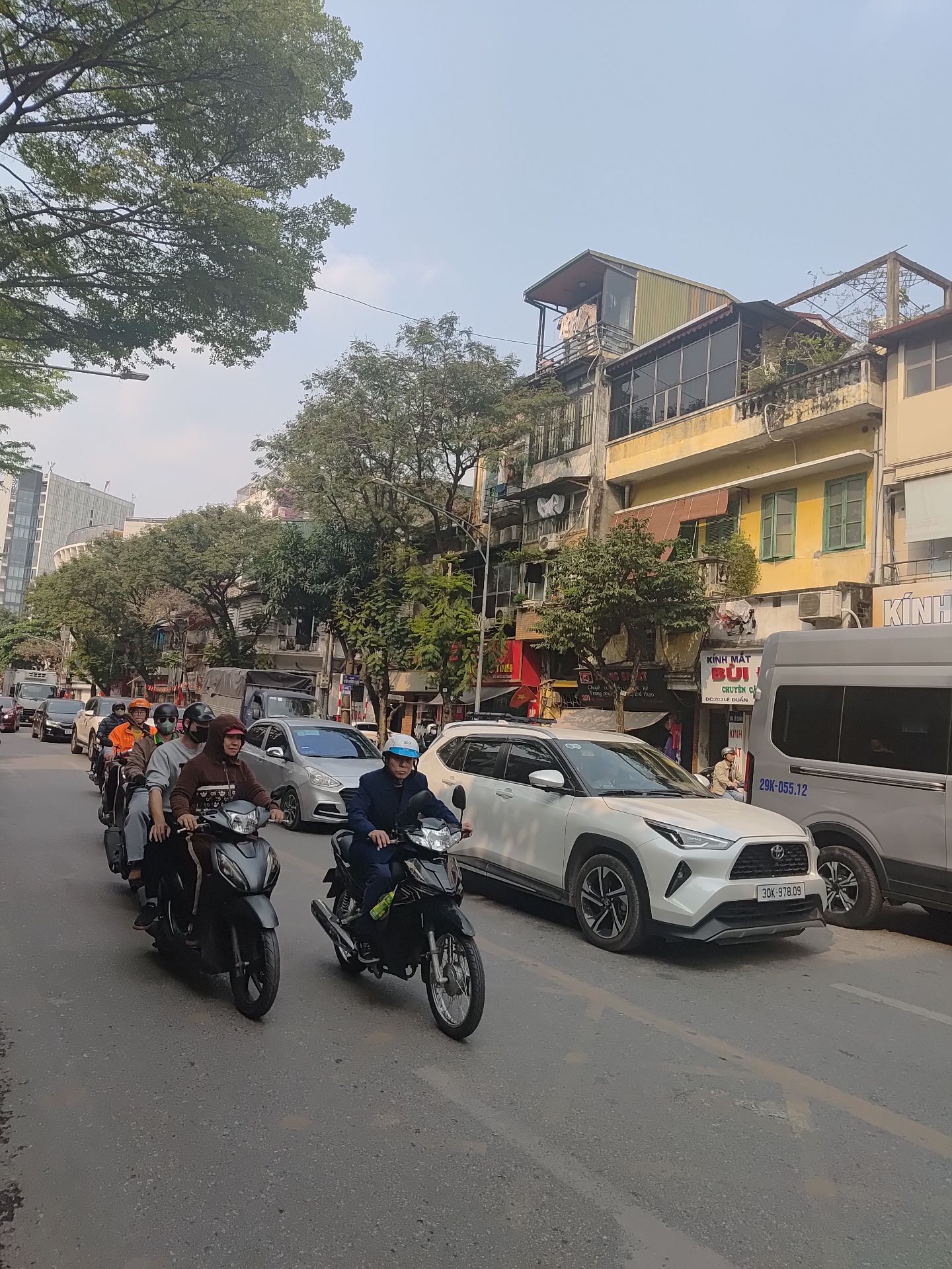 Bán nhà Lê Duẩn - diện tích 39m2 4 tầng - MẶT PHỐ KINH DOANH TẤP NẬP - giá 19,8 tỷ