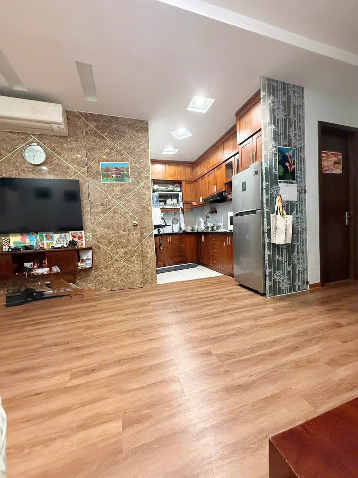 Bán nhà Bán đảo Linh Đàm - diện tích 61m2 1 tầng - Nhà đẹp ở luôn - giá 3,46 tỷ