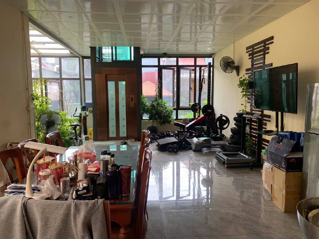 Bán nhà Huỳnh Thúc Kháng - diện tích 100m2 4 tầng - Thang máy, gara - giá 80 tỷ