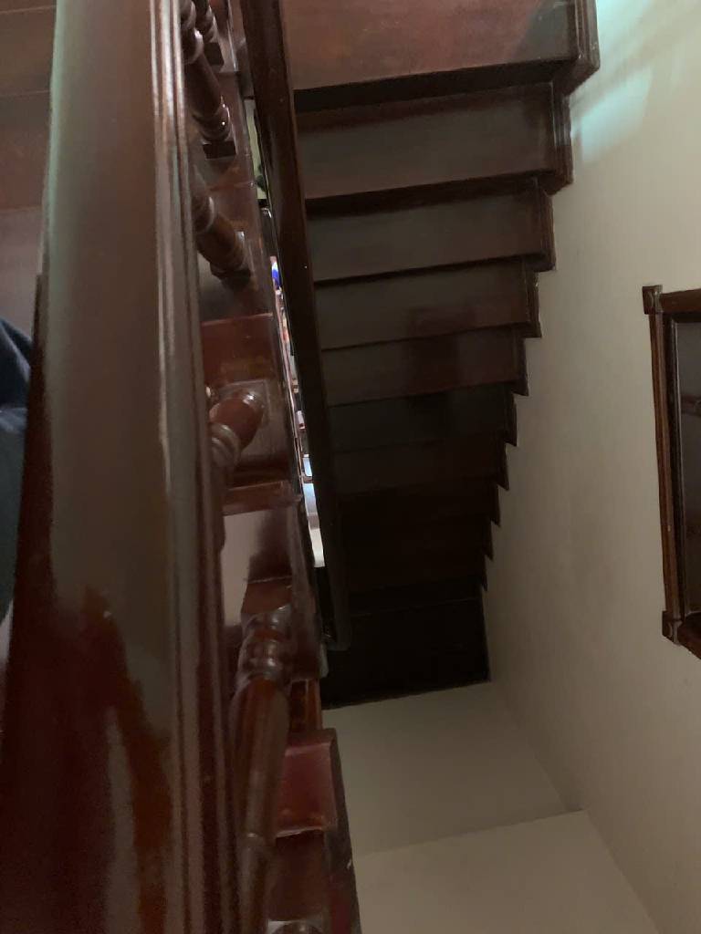 Bán nhà Huỳnh Thúc Kháng - diện tích 100m2 4 tầng - Thang máy, gara - giá 80 tỷ