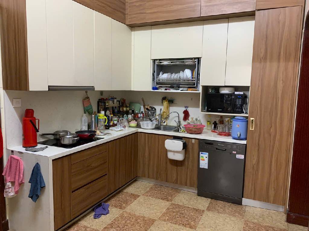 Bán nhà Huỳnh Thúc Kháng - diện tích 100m2 4 tầng - Thang máy, gara - giá 80 tỷ