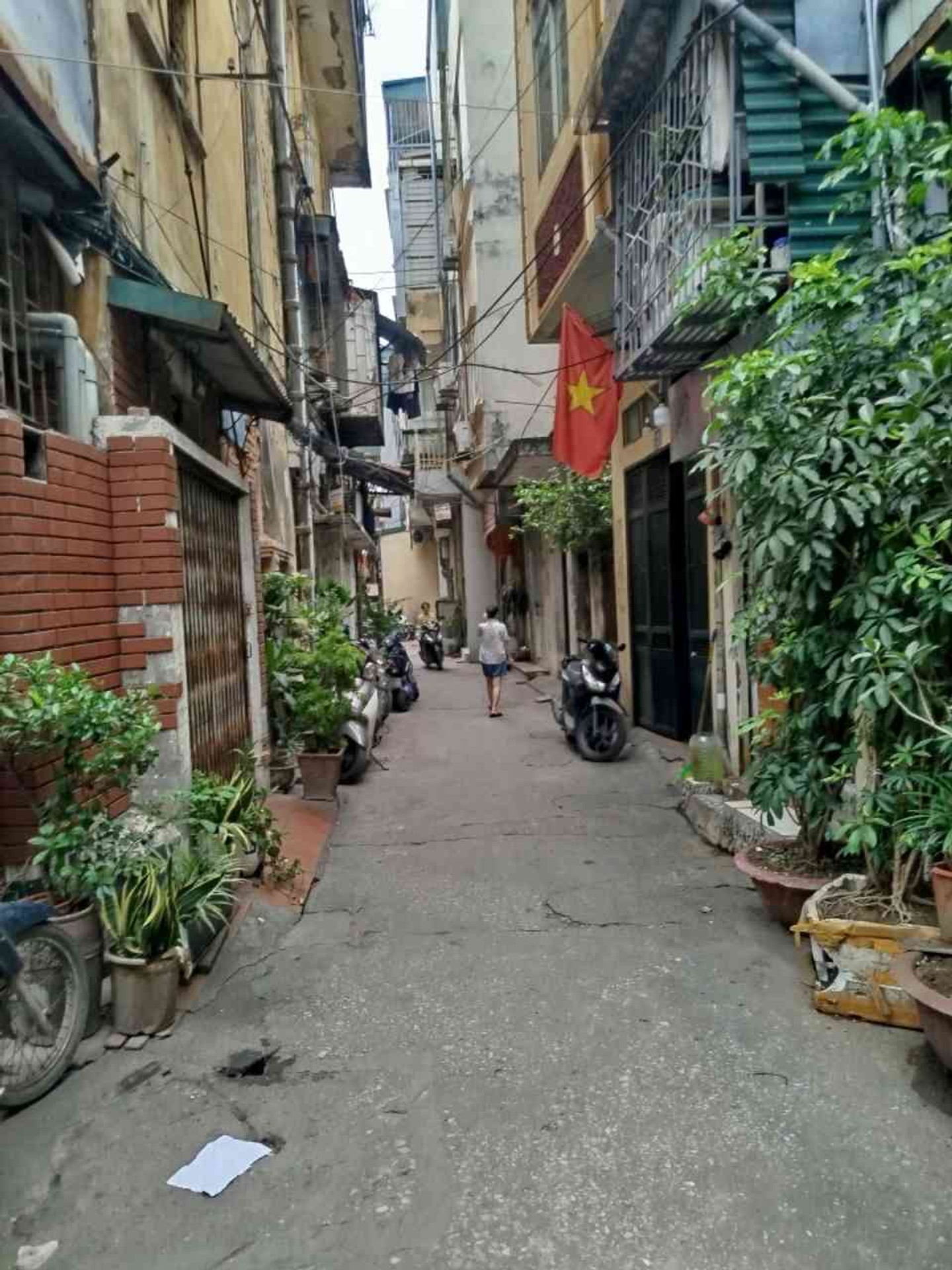 Bán nhà 28 - diện tích 80m2 2 tầng - Căn hộ Tập Thể - giá 4,6 tỷ
