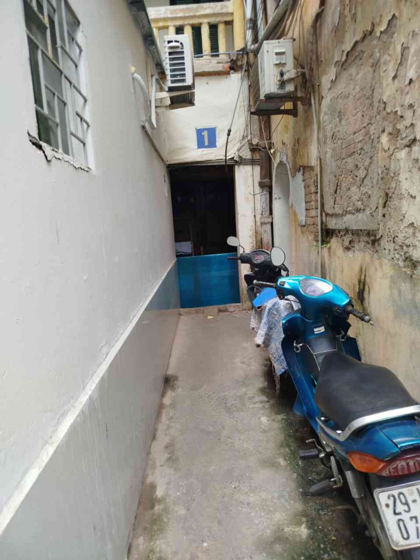 Bán nhà 28 - diện tích 80m2 2 tầng - Căn hộ Tập Thể - giá 4,6 tỷ