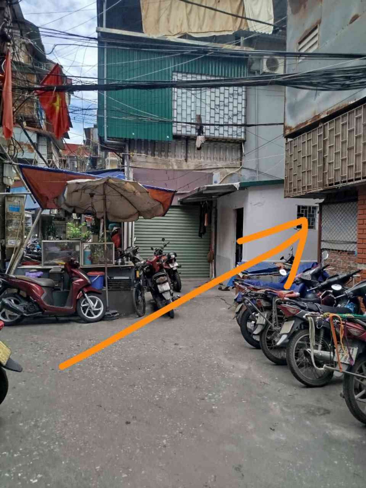 Bán nhà 28 - diện tích 80m2 2 tầng - Căn hộ Tập Thể - giá 4,6 tỷ