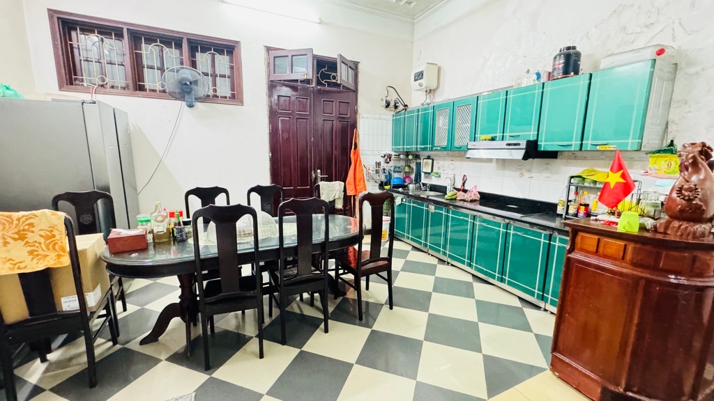 Bán nhà Xã Đàn - diện tích 88.5m2 4 tầng - Nhà mặt hồ Đắc Di, kinh doanh văn phòng - giá 26 tỷ