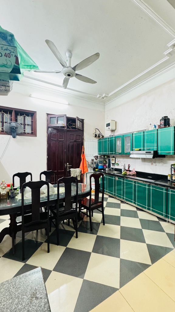 Bán nhà Xã Đàn - diện tích 88.5m2 4 tầng - Nhà mặt hồ Đắc Di, kinh doanh văn phòng - giá 26 tỷ