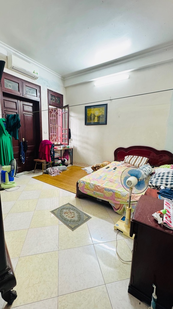 Bán nhà Xã Đàn - diện tích 88.5m2 4 tầng - Nhà mặt hồ Đắc Di, kinh doanh văn phòng - giá 26 tỷ