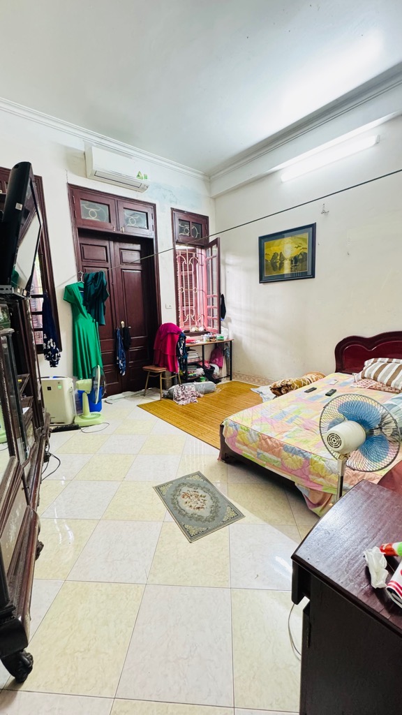 Bán nhà Xã Đàn - diện tích 88.5m2 4 tầng - Nhà mặt hồ Đắc Di, kinh doanh văn phòng - giá 26 tỷ